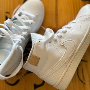 Nike sneakers 5.5 women, 4 men